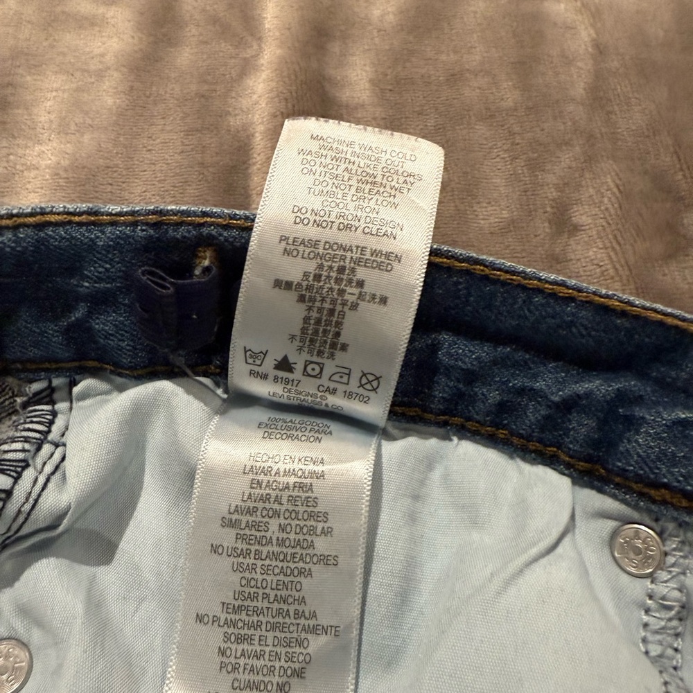 Levi's  Blue Jean Shorts - Picture 7 of 7